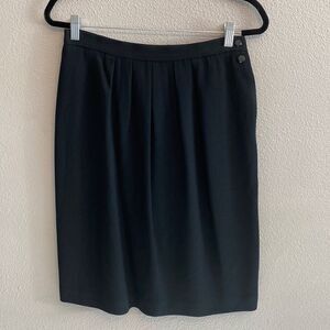 Liz Claiborne- Black pencil skirt- 12P